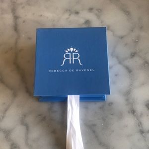 Rebecca de Ravenel earring box